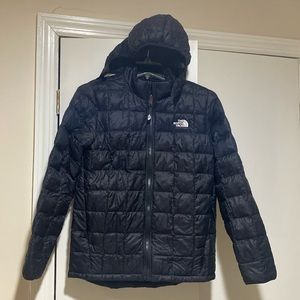 North face thermoball boys large (14/16) black jacket with detachable hood